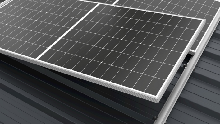 Easy does it – the Insertionrail is inserted directly into the clips