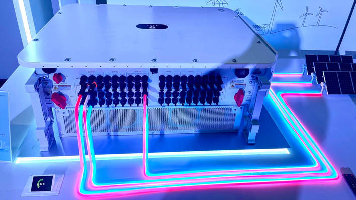 A study in blue and pink: the 506KTL and the thermal pathways that keep it temperate