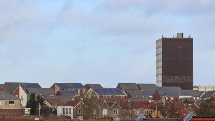 Mixed housing stock, mixed solar uptake