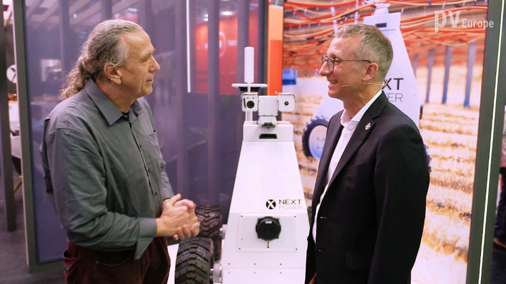 Philipp Kunze (right) has plenty to say about project business