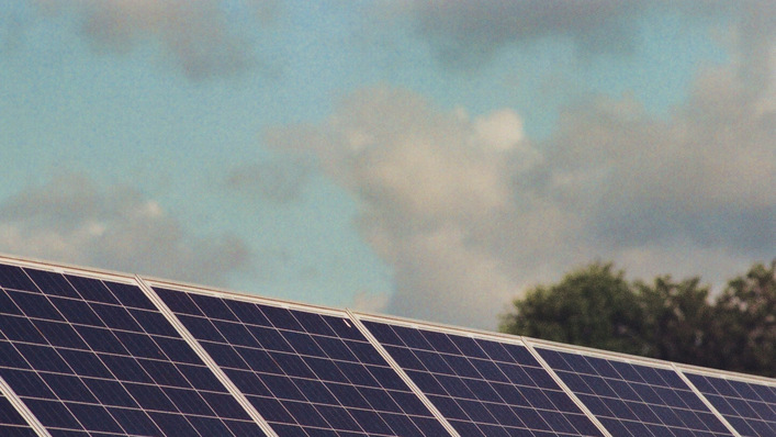 Ambivalent UK weather and the 600 MWh argument for transmission-connected storage