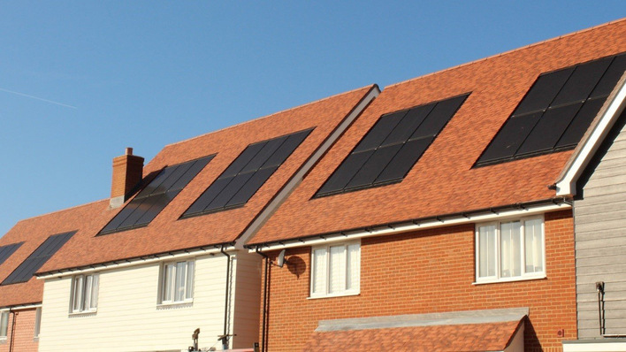 Same rooftop, same TOPCon dominance, but the monofacial-bifacial choice behind it is anything but settled