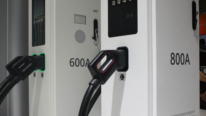 Charging at high currents and power is becoming standard.