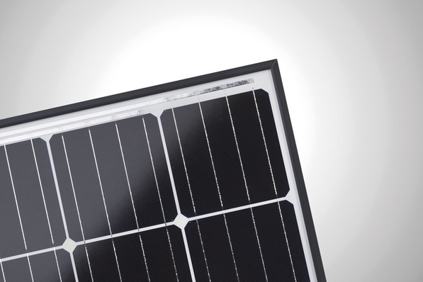 The solar module boasts a performance class of up to 310 watts.