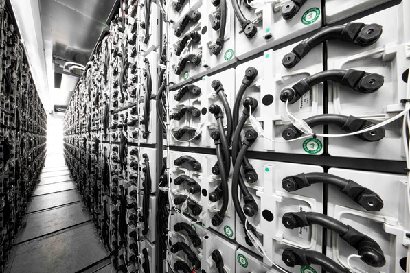 The scalecube is offered from an energy content of 500 kilowatt-hours, there are no upper limits. 