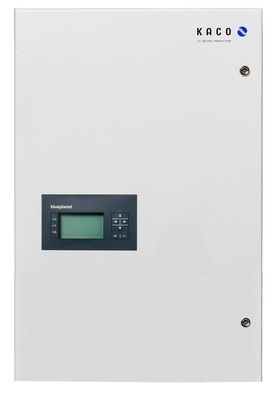 The battery inverter from Kaco can be connected in parallel on the AC side and in unlimited numbers.