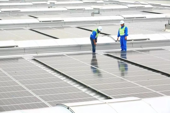 Part of the distributed PV system of Beijing Daxing International Airport is rooftop mounted.