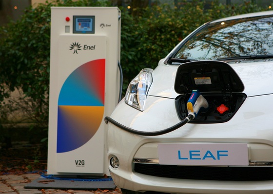 The total capacity made available by the ten kilowatts Enel V2G chargers amounts to approximately 100 kilowatts.