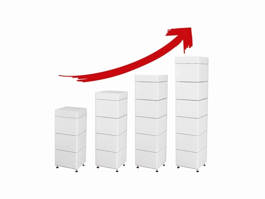 The high voltage battery guarantees efficiency and autonomy for the energy storage system.