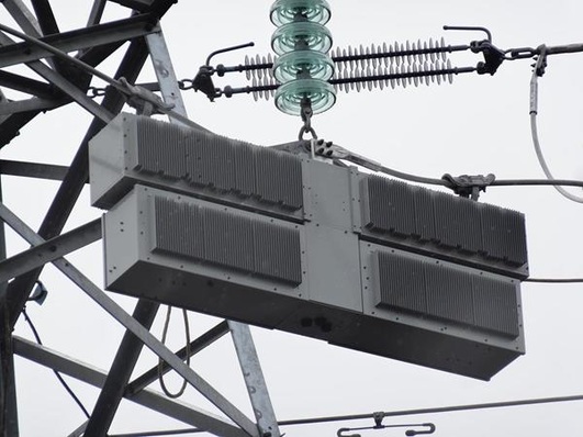 The device is designed for modular deployment, allowing for flexible and more efficient infrastructure investments.