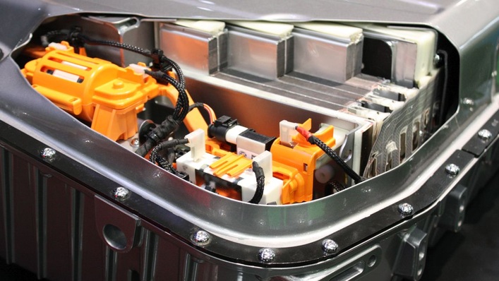 Take a look inside the battery module of a Mercedes Benz home storage system.