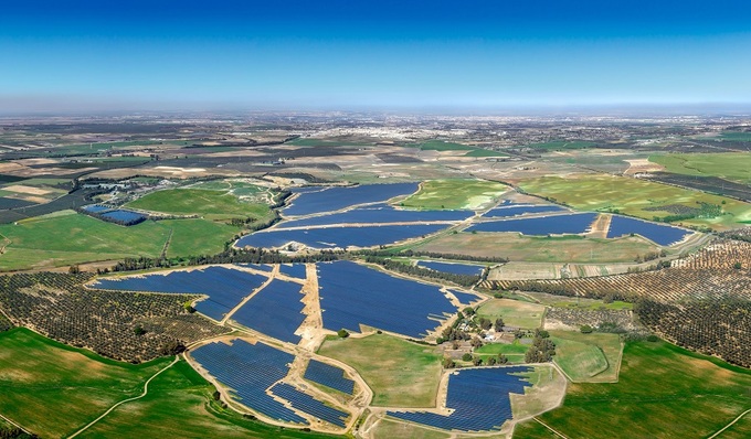 Don Rodgrio solar park south of Seville. 3 kilometers away Don Rodrigo 2 will be realized.