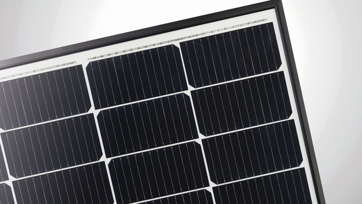 The Q-Peak Duo G7 with its 120 mono half cells and twelve round wires per cell.