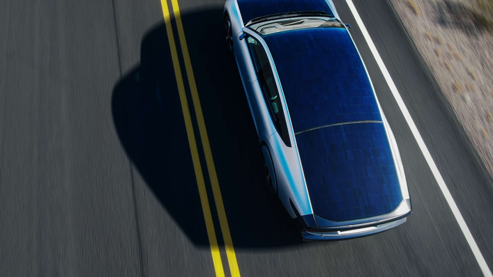 The solar roof of the Lightyear One captures sunlight continually whether the car is moving or stationary.
