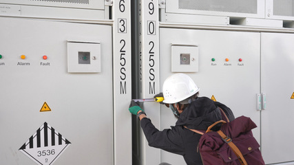 The space between the containers at the test side was reduced to just 10 centimetres