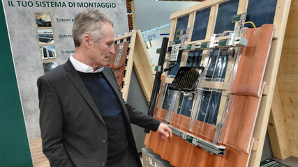 Solar pioneer Ludwig Schletter of SL Rack presents off new mounting systems at the trade show in Rimini