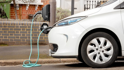Kerbside charging in action, no driveway required