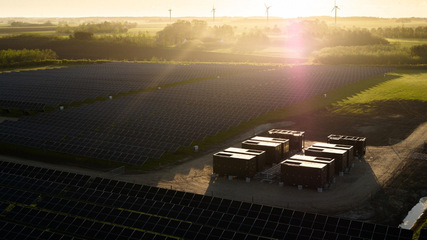 Solar flair – the Stouby hybrid site at golden hour, batteries included