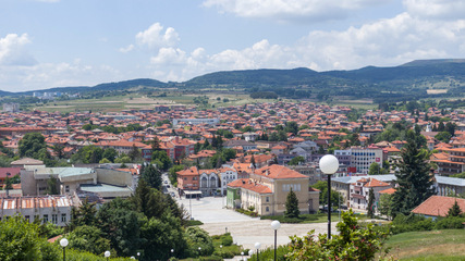 Clear skies over Panagyurishte in the low mountains of Sredna Gora, and a clearer outlook for Bulgarian storage